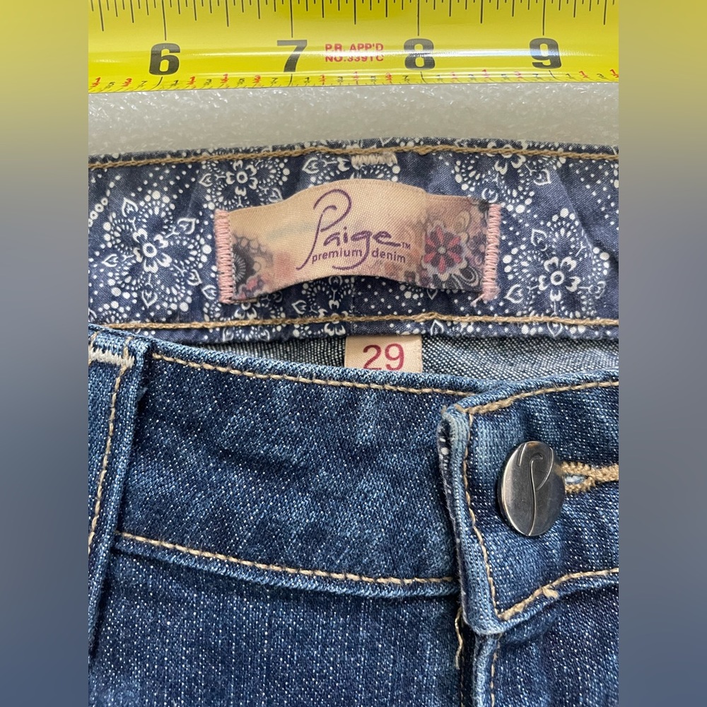 Paige Women’s Blue jeans size 29 distressed Medium  wash - Picture 5 of 10